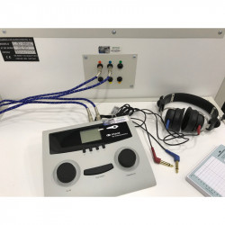Cabina Audiométrica SST80 con pasacables, para reconocimientos psicotécnicos de conductores